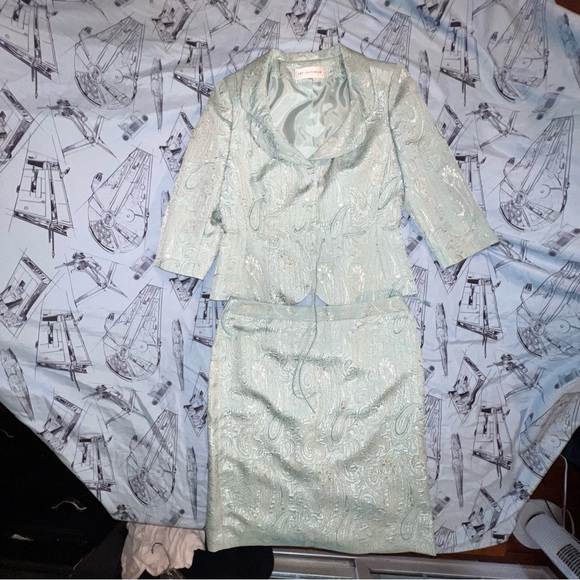 Jones New York Suit - Light Blue Paisley Suit Jacket and Skirt - Size 12 - Picture 14 of 15